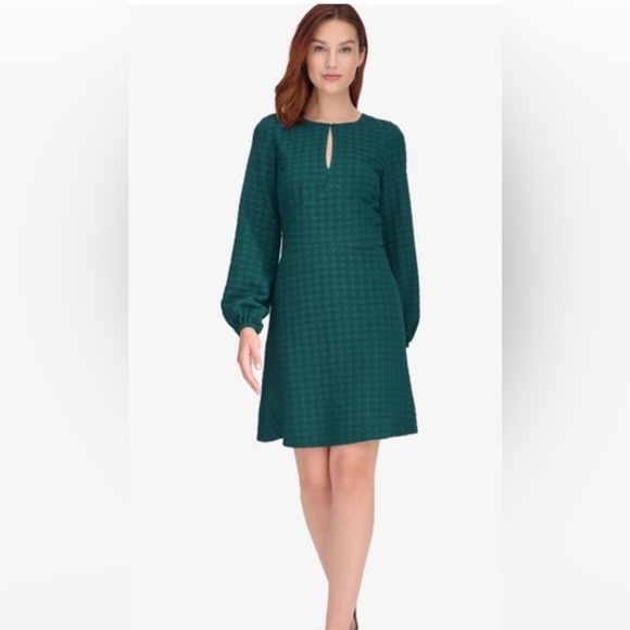 Tommy Hilfiger Dresses & Skirts - Tommy Hilfiger Green Dress